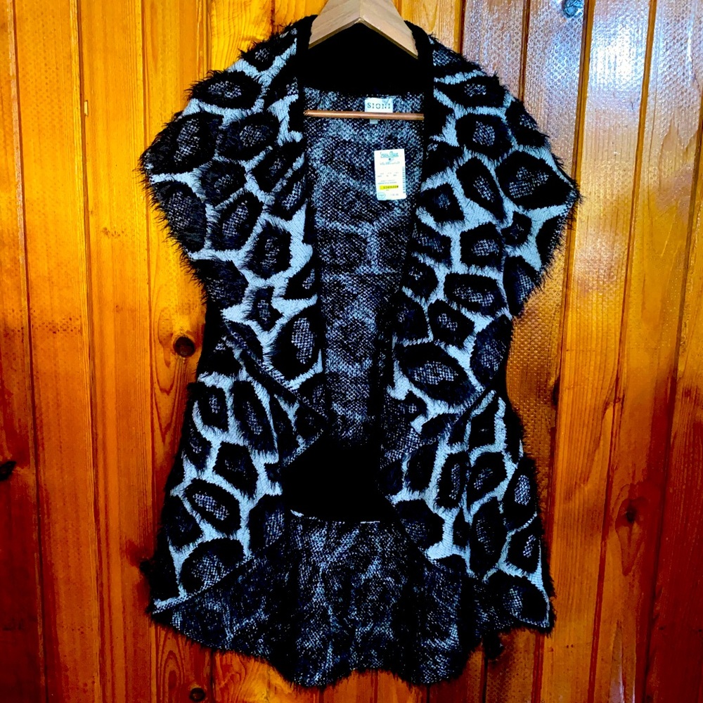 Sioni Studio Eyelash Sweater Cardigan Vest size L/XL